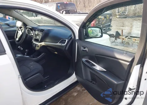 2016 Dodge Journey Sxt z USA, uszkodzony, nr VIN 3C4PDDBGXGT196515